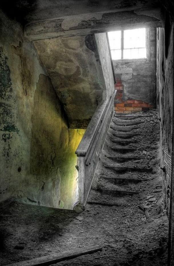 La casa del crepuscolo/The twilight house (III) di Alberto&nbsp;C.