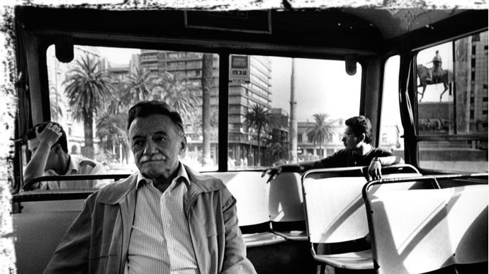 Lo scrittore su un autobús by j. re&nbsp;crivello