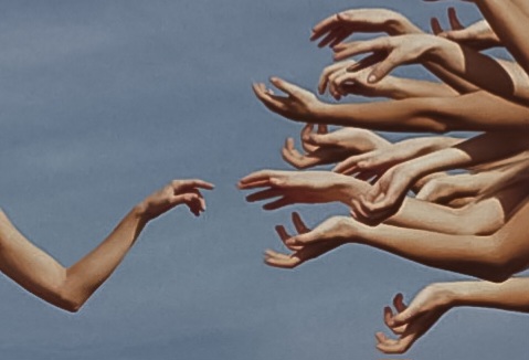 Oltre la frammentazione: Ritrovare sé stessi nell’unità